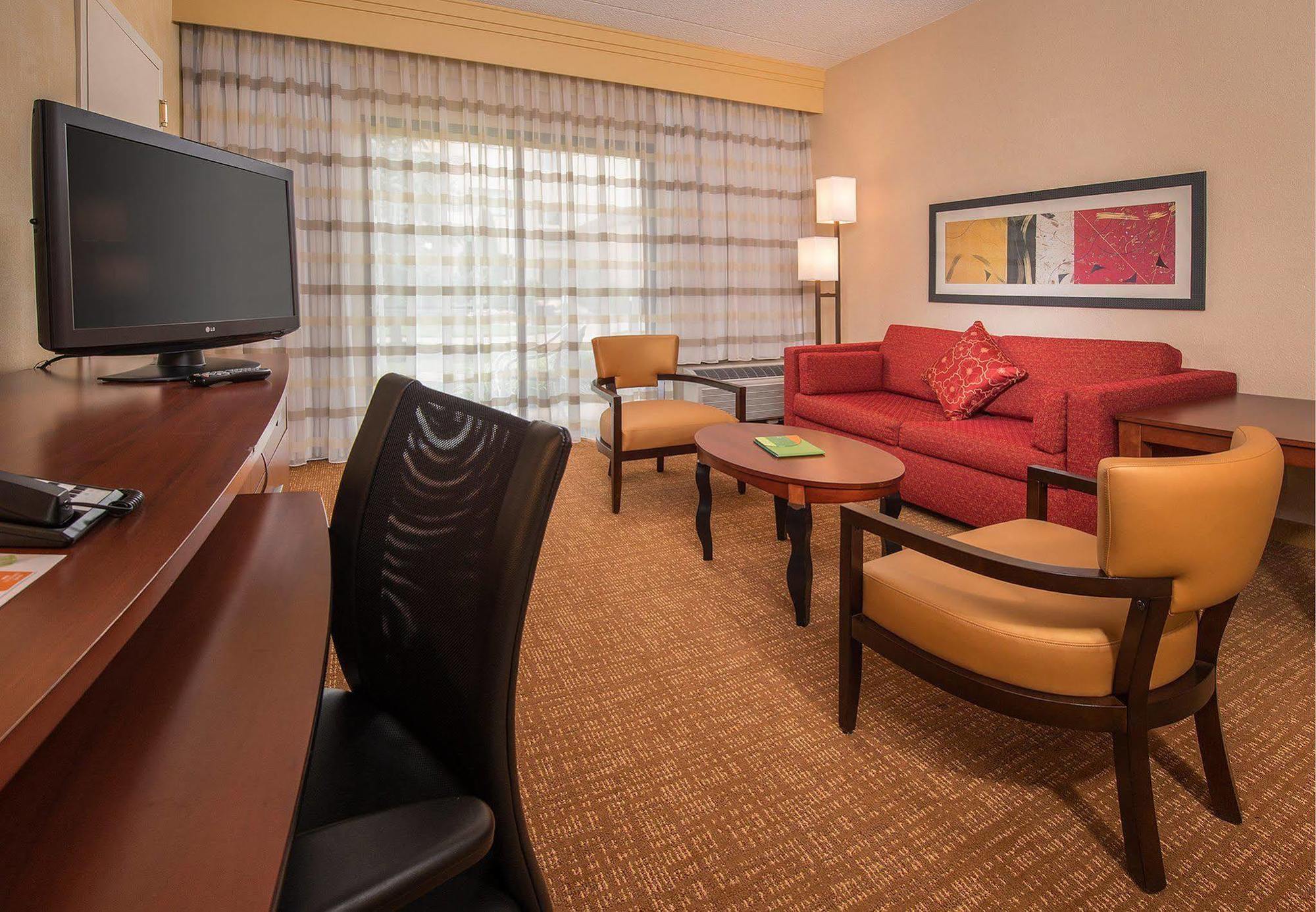 Courtyard By Marriott Dulles Airport Herndon/Reston Экстерьер фото